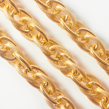 Łańcuch aluminiowy owal mieszany złoty 27x20mm