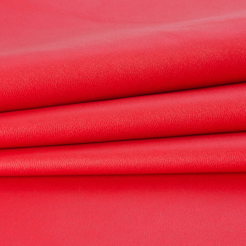 Mata ze skóry ekologicznej truskawkowa 20x30cm