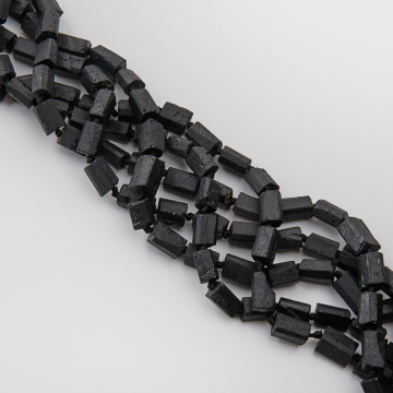 Czarny turmalin słupek nieregularny 14-21mm