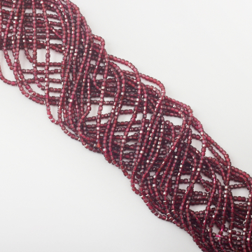 Granat kostka fasetowana 2,5mm