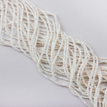 Kamień księżycowy kostka fasetowana 2mm