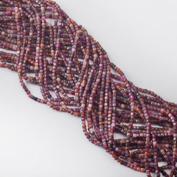 Rubin kostka fasetowana 2,5mm