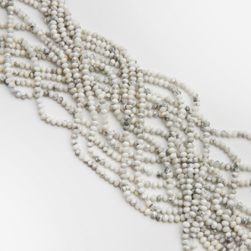 Howlit biały oponka fasetowana 3x4mm