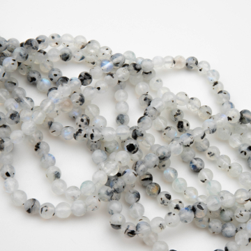 Kamień księżycowy z czarnym turmalinem kulka gładka 6mm