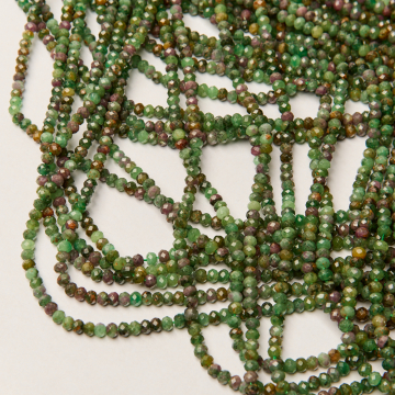 Zoisyt z rubinem oponka fasetowana 3x4mm