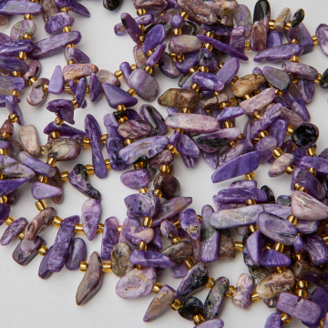 Czaroit fioletowy grot nieregularny 7-28mm