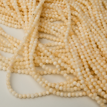 Jadeit waniliowy kulka gładka 4.5mm