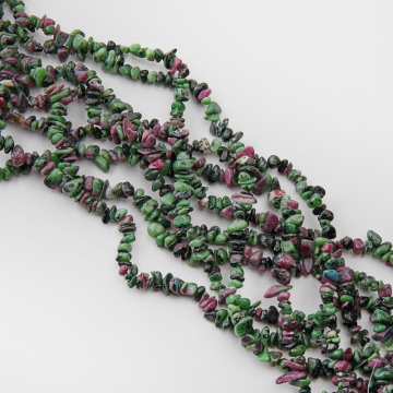 Zoisyt z rubinem sieczka gruba 7-12mm