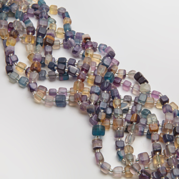 Fluoryt kostka nieregularna 6x6mm