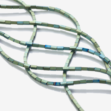 Hematyt platerowany słupek kwadratowy mat emerald 4x2mm