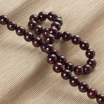 Granat kulka gładka 10,5mm