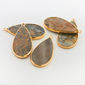 Jaspis łezka gładka w okuciu zawieszka 46mm