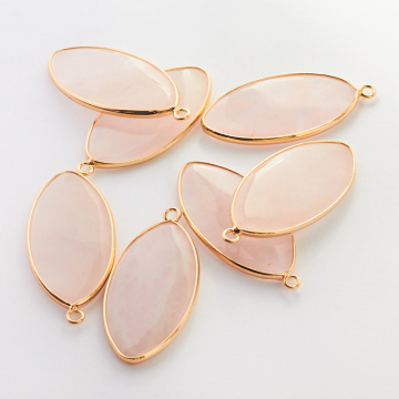 Kryształ górski różowy zawieszka wrzeciono w okuciu 44mm