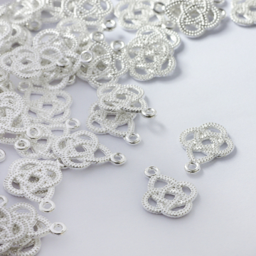 Metalowa zawieszka zaplatana 17mm