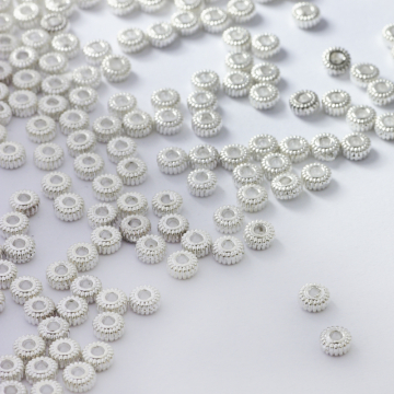 Koraliki metalowe oponki rowkowane 4,5mm