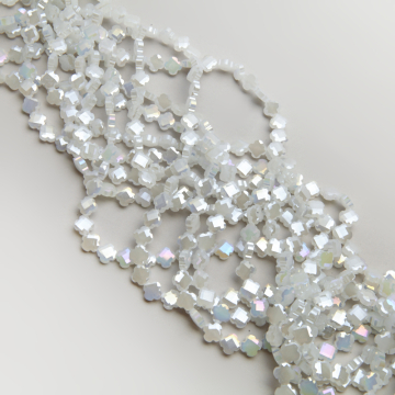 Kryształłki koniczyna marokańska fasetowana ceramic white AB 8mm