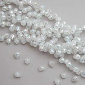 Kryształki drop fasetowane ceramic white AB 10mm