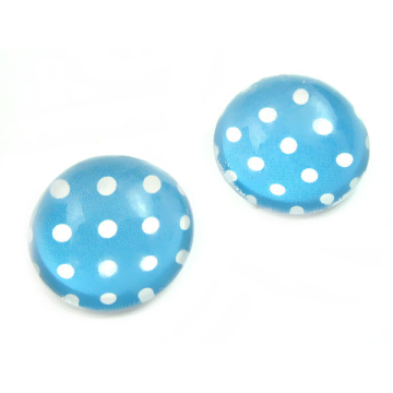 Kaboszon szklany okrągły białe kropki w turkusie 20mm