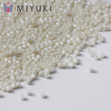 Koraliki Miyuki Delica 11/0 Opaque Alabaster Luster