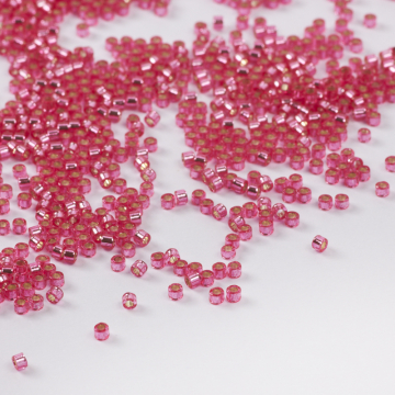 Koraliki Miyuki Delica 11/0 Dyed Silver Lined Dark Pink 11/0