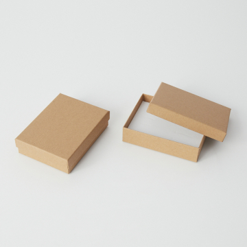 Pudełko do biżuterii 8x5,5x3,7cm jasno brązowe