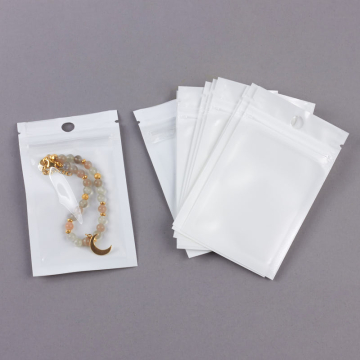 Woreczek z zamknięciem strunowym i białym tłem 10x6cm Woreczek z zamknięciem strunowym i białym tłem 10x6cm