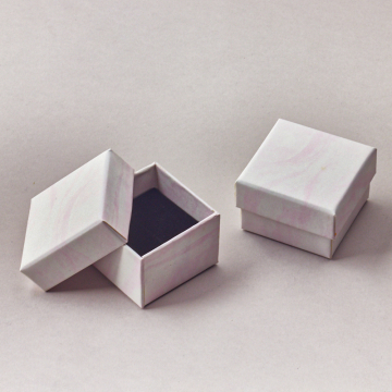 Pudełko ozdobne do biżuterii białe z różem 5,5x5,5x4cm