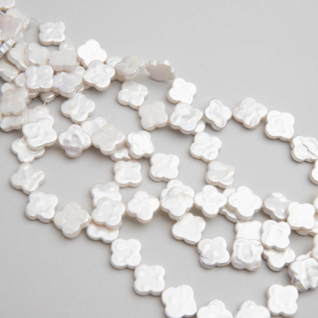 Perły ceramiczne koniczyna marokańska biała 12mm