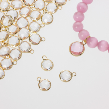 Zawieszka w okuciu złotym kolorze z jednym oczkiem crystal 8mm