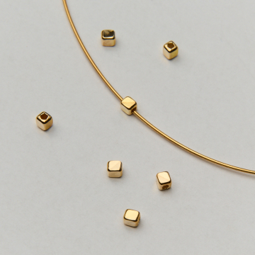 Srebrne przedkładki kostki zacinane trójkąty AG925 pozłacane 3mm