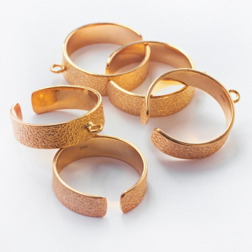 Baza pierścionka z gniecioną fakturą AG925 pozłacana 20mm