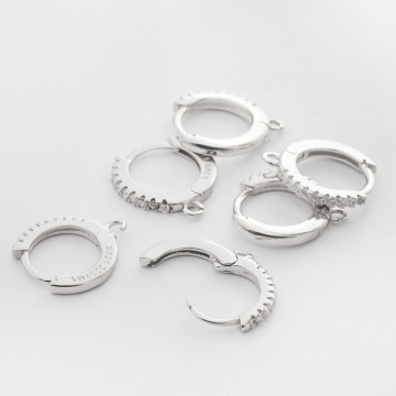 Srebrne bigle kajdanki z cyrkoniami AG925 12mm