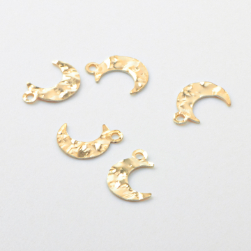 Srebrna zawieszka księżyc młotkowany cienki AG925 pozłacany 9,5mm