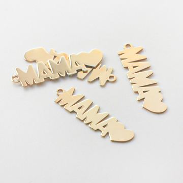 Srebrna zawieszka napis "Mama" z sercem AG925 pozłacana 22,5mm