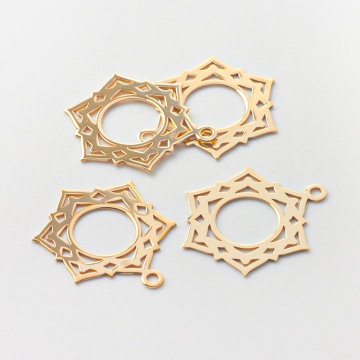 Srebrna zawieszka symbol czakry korony AG925 pozłacana 22mm