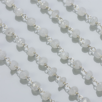 Łańcuszek srebrny z kamieniem księżycowym AG925 4mm