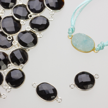 Onyks fasetowany w okuciu srebrnym AG925 z dwoma oczkami 10mm