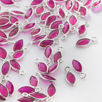 Srebrna zawieszka rubin w okuciu AG925 7mm