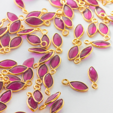 Srebrna zawieszka rubin w okuciu pozłacany AG925 7,5mm