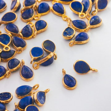 Srebrna zawieszka lapis lazuli łezka w okuciu pozłacana AG925 6,5x4,5mm