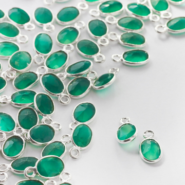 Srebrna zawieszka zielony onyks w okuciu AG925 6x5mm