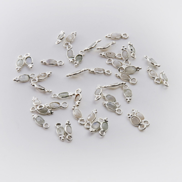 Srebrna zawieszka kamień księżycowy w srebrnym okuciu AG925 4,5mm