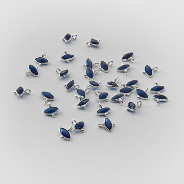 Srebrna zawieszka szafir w srebrnym okuciu AG925 7,5mm