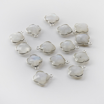 Srebrna zawieszka kamień księżycowy w srebrnym okuciu AG925 12,5mm