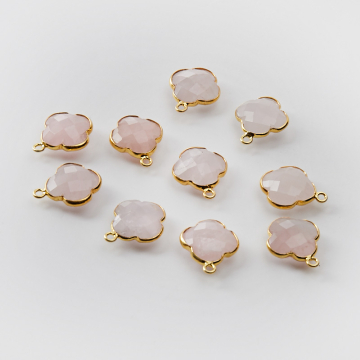 Srebrna zawieszka kryształ górski różowy koniczyna marokańska w srebrnym okuciu AG925 pozłacana 12,5mm