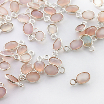 Chalcedon różowy owal fasetowany w okuciu zawieszka AG925 7mm