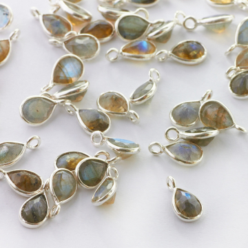 Labradoryt łezka fasetowana w okuciu zawieszka AG925 6mm