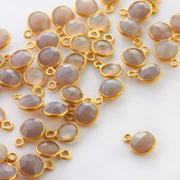 Chalcedon szary krążek fasetowany w okuciu zawieszka AG925 6mm