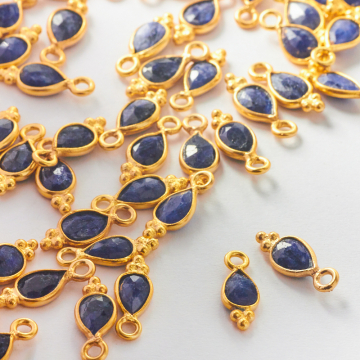 Szafir fasetowany łezka w okuciu pozłacanym AG925 13mm