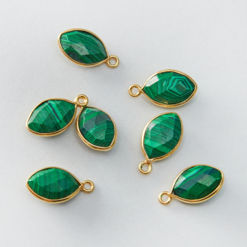 Srebrna zawieszka markiza malachit w okuciu AG925 pozłacana 11,5x7,5mm